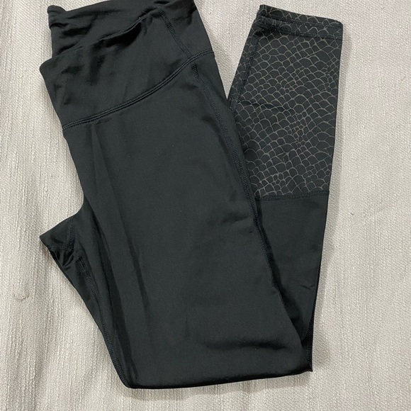 Old Navy workout leggings - Picture 5 of 5